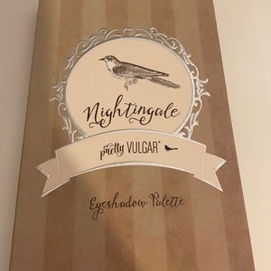 Make up eye shadow pallet